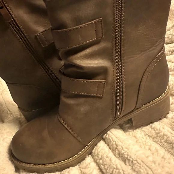 Brand new brown boots - Picture 5 of 6